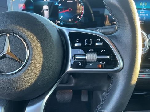 Used 2022 Mercedes-Benz GLB 250 image 15