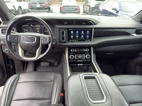 Used 2021 GMC Yukon Denali w/ Denali Premium Package image 11
