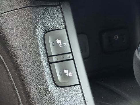 Used 2019 GMC Acadia SLE AWD/4WD image 21