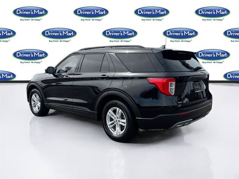 Used 2024 Ford Explorer XLT w/ Equipment Group 202A RWD image 5