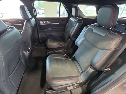 Used 2026 Ford Explorer ST w/ Sun And Sound Package AWD/4WD image 34