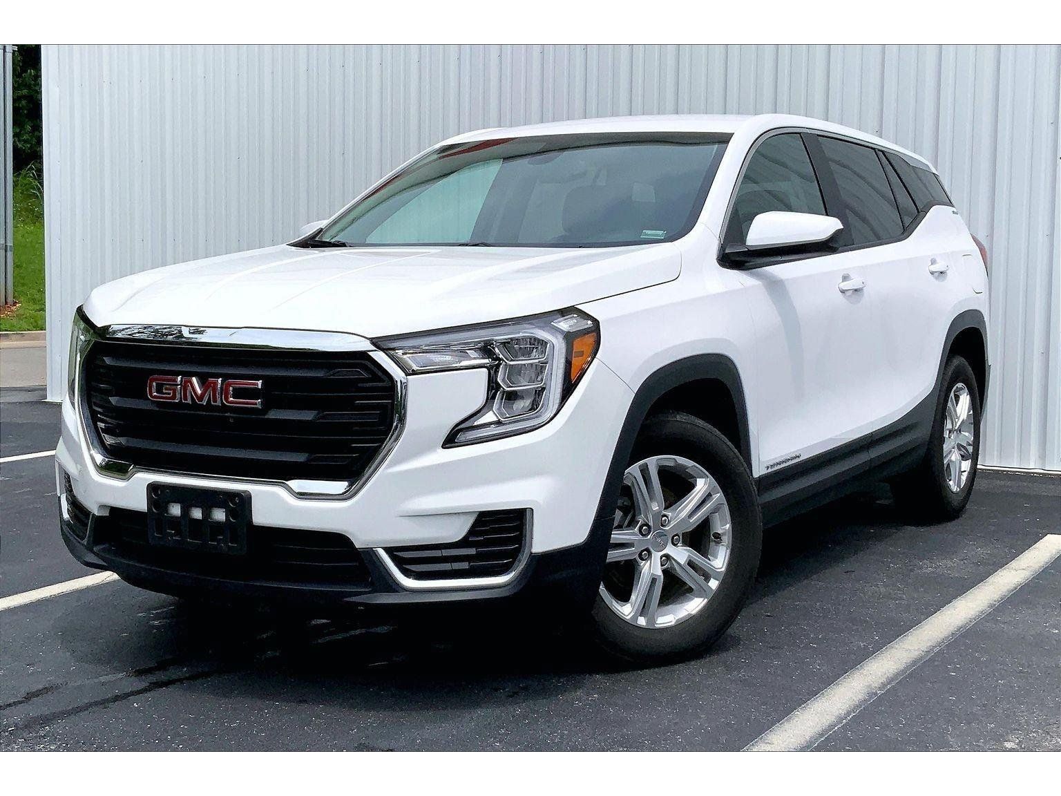 Used 2024 GMC Terrain SLE AWD/4WD image 1