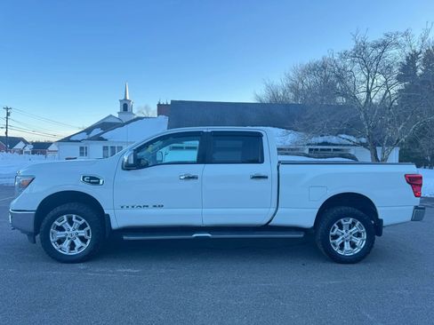 Used 2016 Nissan Titan SL image 4
