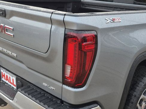 New 2026 GMC Sierra 1500 SLT image 6