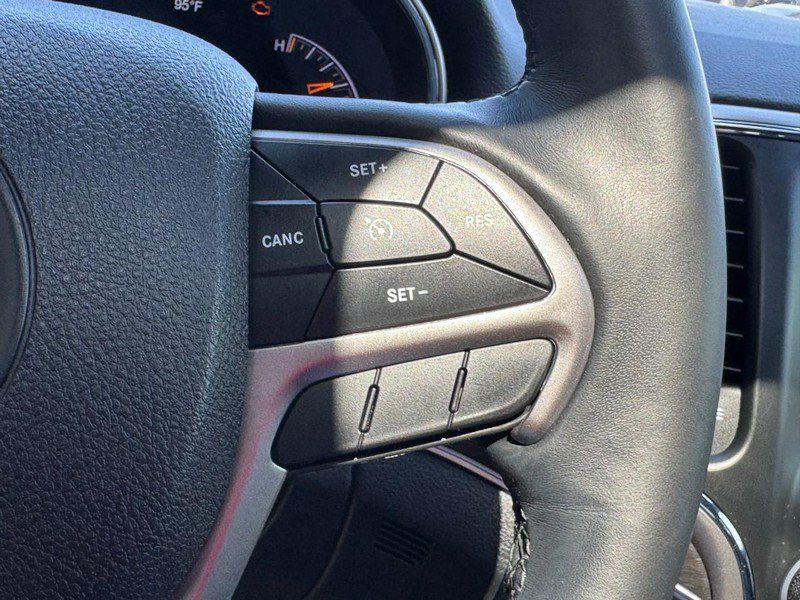 Used 2018 Jeep Grand Cherokee Limited AWD/4WD image 17