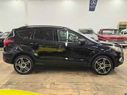 Used 2019 Ford Escape SEL image 3