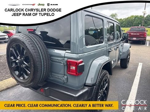 Used 2025 Jeep Wrangler Unlimited Sahara w/ Safety Group AWD/4WD image 5