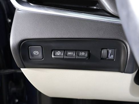 Used 2023 Buick Enclave Avenir AWD/4WD image 47