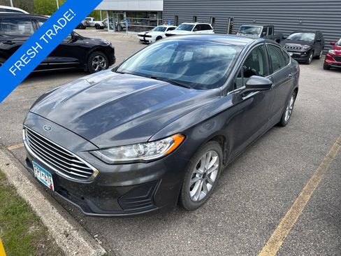 Used 2020 Ford Fusion SE FWD image 1