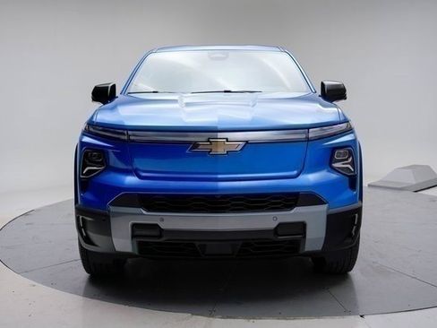 New 2025 Chevrolet Silverado EV LT image 14