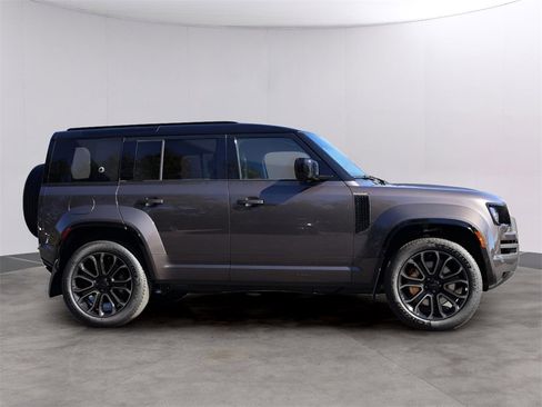 New 2026 Land Rover Defender 110 image 4