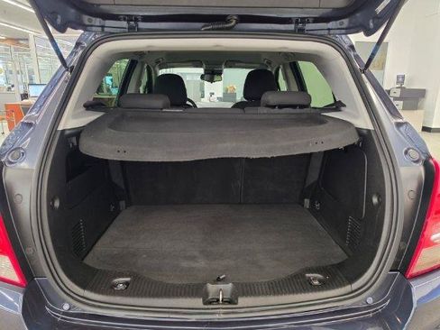 Used 2019 Chevrolet Trax LS FWD image 38
