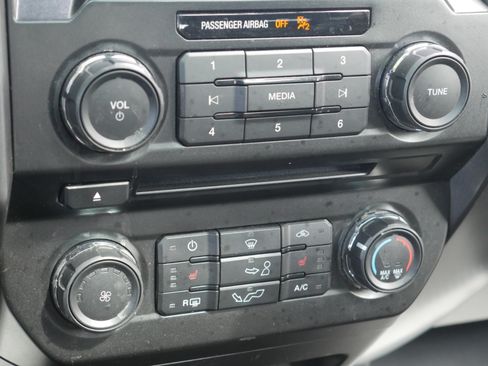 Used 2018 Ford F150 XLT w/ Equipment Group 302A Luxury AWD/4WD image 14