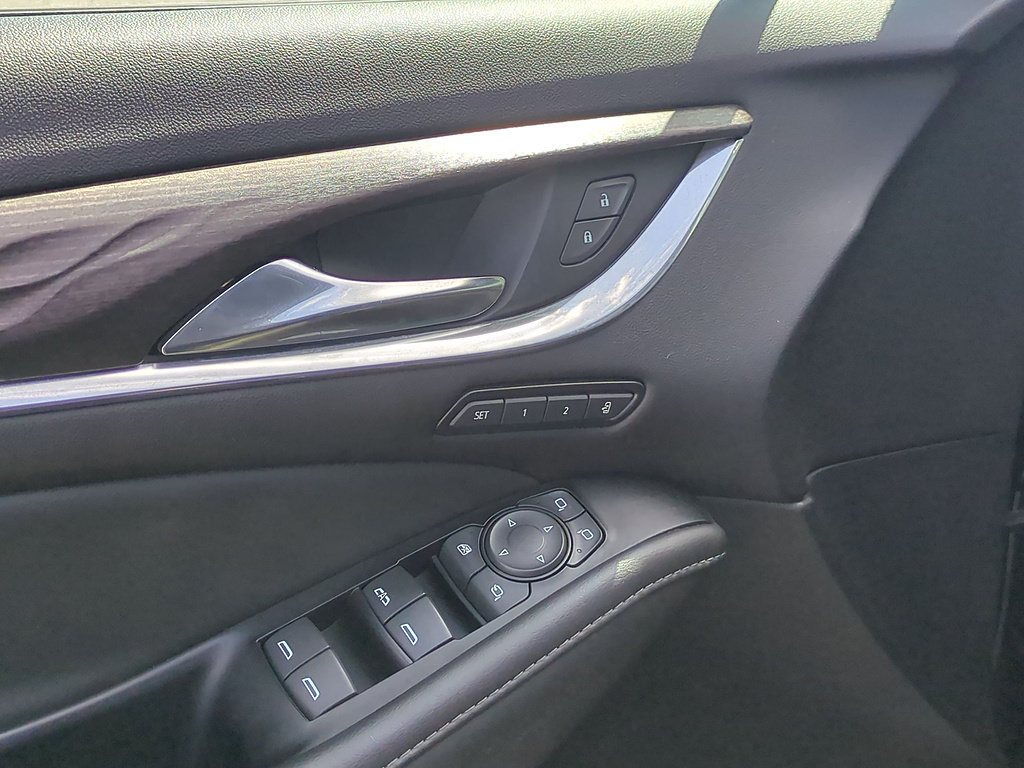 Used 2023 Buick Enclave Avenir w/ Avenir Technology Package AWD/4WD image 13