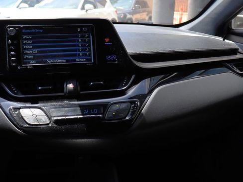 Used 2018 Toyota C-HR XLE FWD image 43