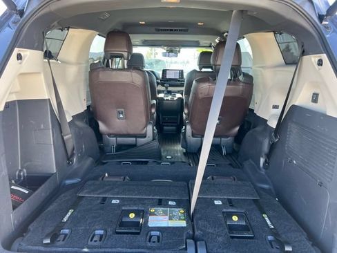 Used 2024 Toyota Sienna Platinum FWD image 55