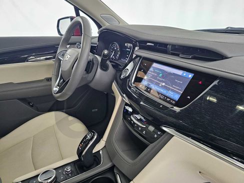 Certified 2024 Cadillac XT6 Premium Luxury w/ Technology Package FWD image 11