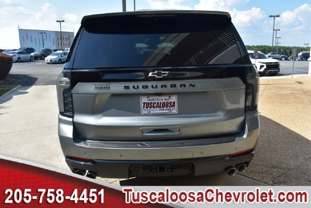 Used 2025 Chevrolet Suburban Z71 w/ Comfort Package AWD/4WD image 9