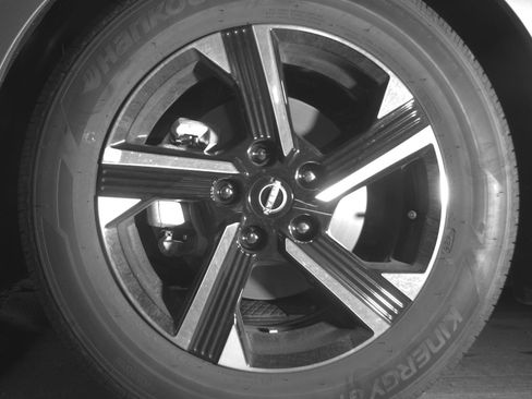 Used 2025 Nissan Sentra SV FWD image 15