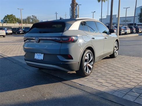 Certified 2021 Volkswagen ID.4 Pro S w/ Gradient Package image 4