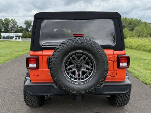 Used 2019 Jeep Wrangler Sport AWD/4WD image 7