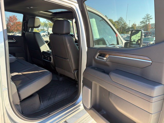Used 2025 Chevrolet Silverado 1500 High Country w/ High Country Premium Package AWD/4WD image 17