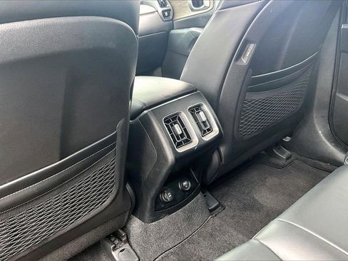 Certified 2022 Kia Sorento S w/ Panoramic Sunroof Package image 25