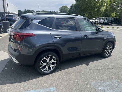 Used 2021 Kia Seltos EX AWD/4WD image 4