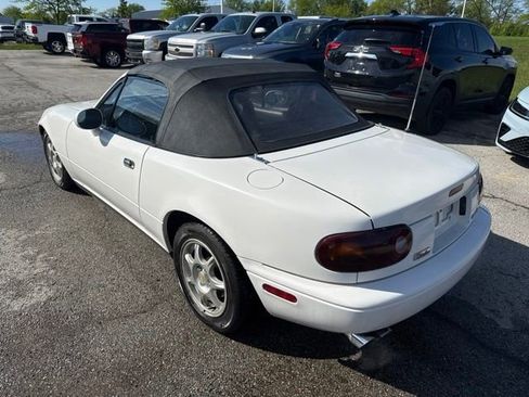 Used 1996 MAZDA MX-5 Miata RWD image 3