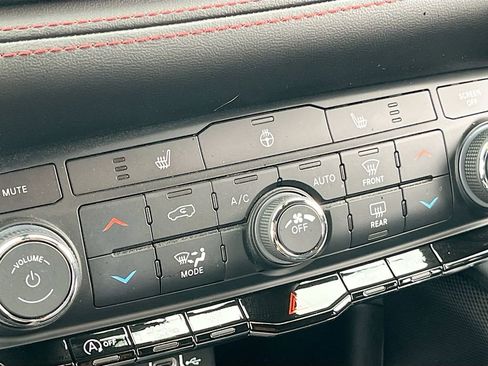 Certified 2025 Dodge Durango GT w/ Blacktop Package image 20