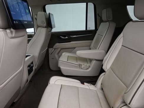 Used 2021 GMC Yukon XL Denali w/ Denali Premium Package AWD/4WD image 18