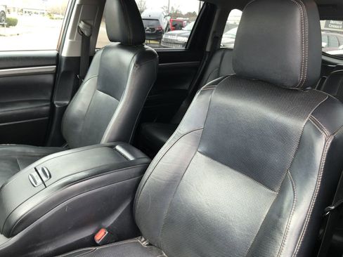 Used 2019 Toyota Highlander Limited image 15