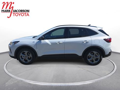Used 2025 Ford Escape ST-Line w/ Tech Pack #1 FWD image 8