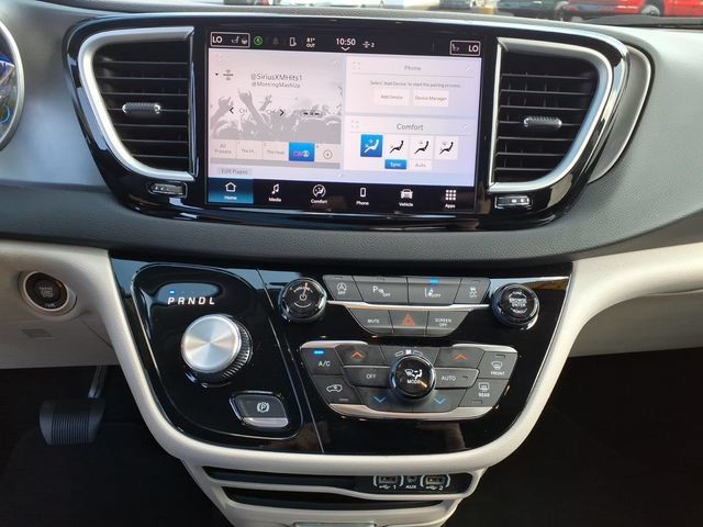 Certified 2024 Chrysler Pacifica Touring-L FWD image 23