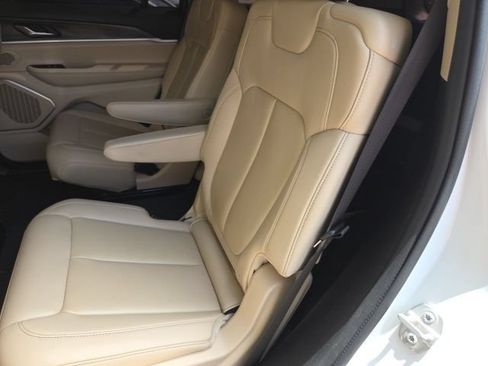 Used 2022 Jeep Grand Cherokee L Limited RWD image 12