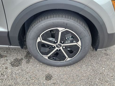 New 2026 Kia Niro EX FWD image 39