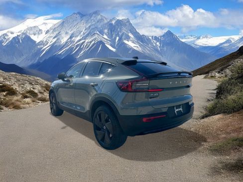 Used 2023 Volvo C40 P8 Recharge Ultimate image 3