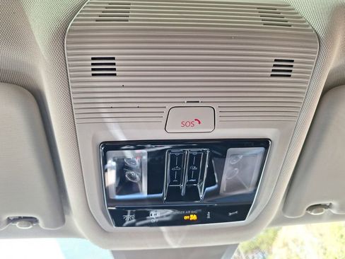 New 2026 Volkswagen Atlas SE image 19