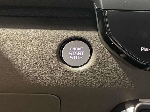 New 2026 Kia Carnival FWD image 24