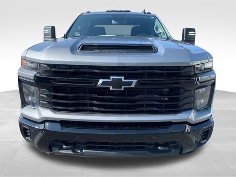 Used 2025 Chevrolet Silverado 2500 Custom w/ Custom Value Package AWD/4WD image 15