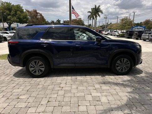 Used 2025 Nissan Pathfinder SV FWD image 14