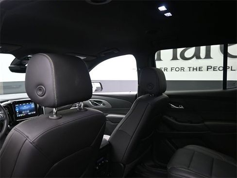 Used 2023 Chevrolet Traverse LT w/ LT Premium Package image 24