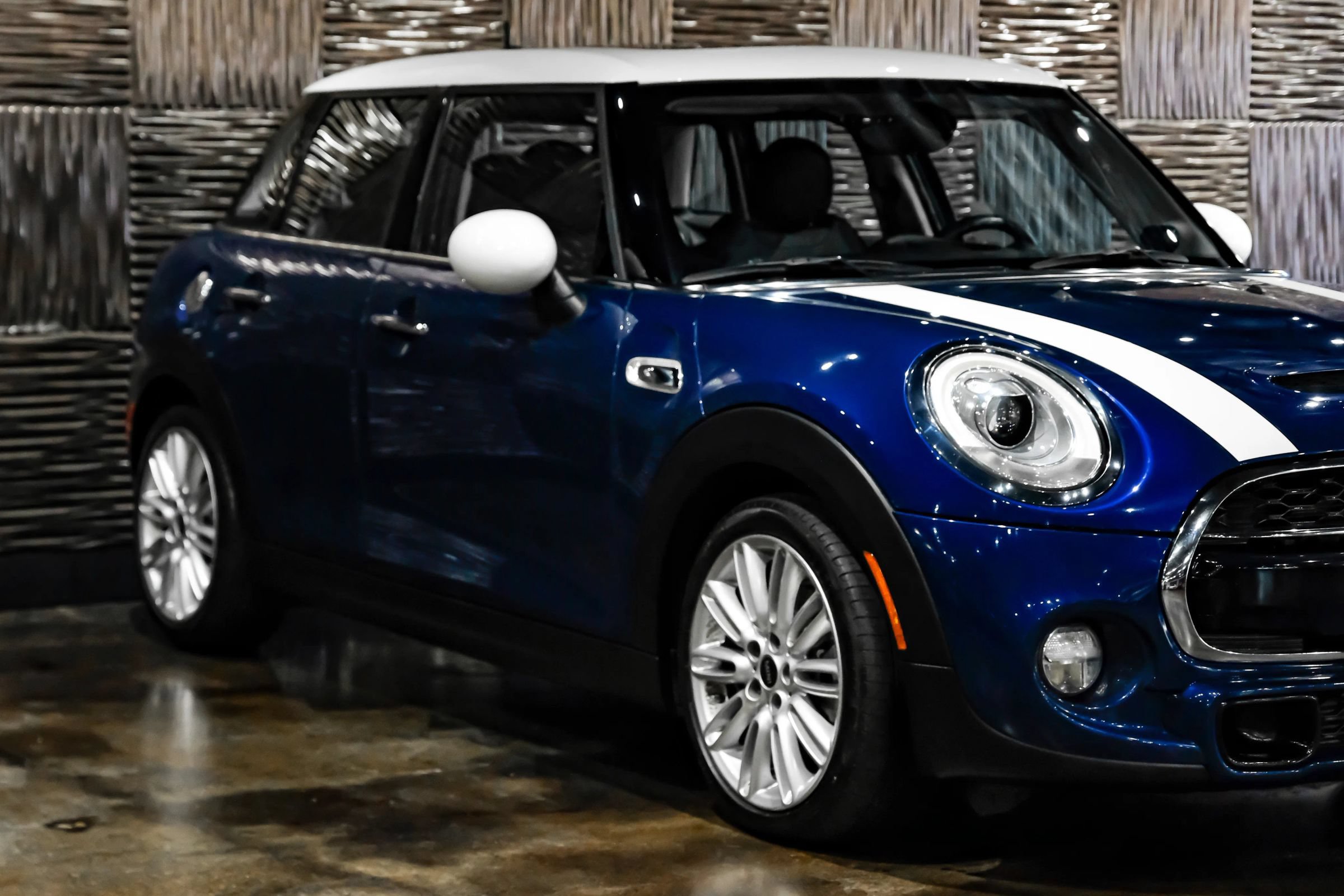 Used 2018 MINI Cooper S w/ Premium Package FWD image 6