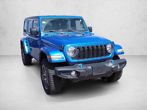 Used 2024 Jeep Wrangler Unlimited w/ Convenience Group AWD/4WD image 9