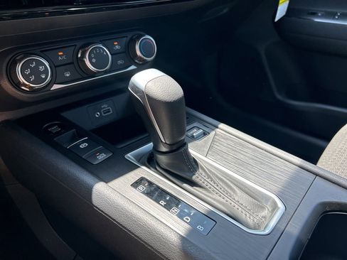 New 2025 Nissan Kicks S image 27