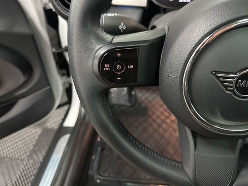 Used 2023 MINI Cooper 2-Door Hardtop image 17