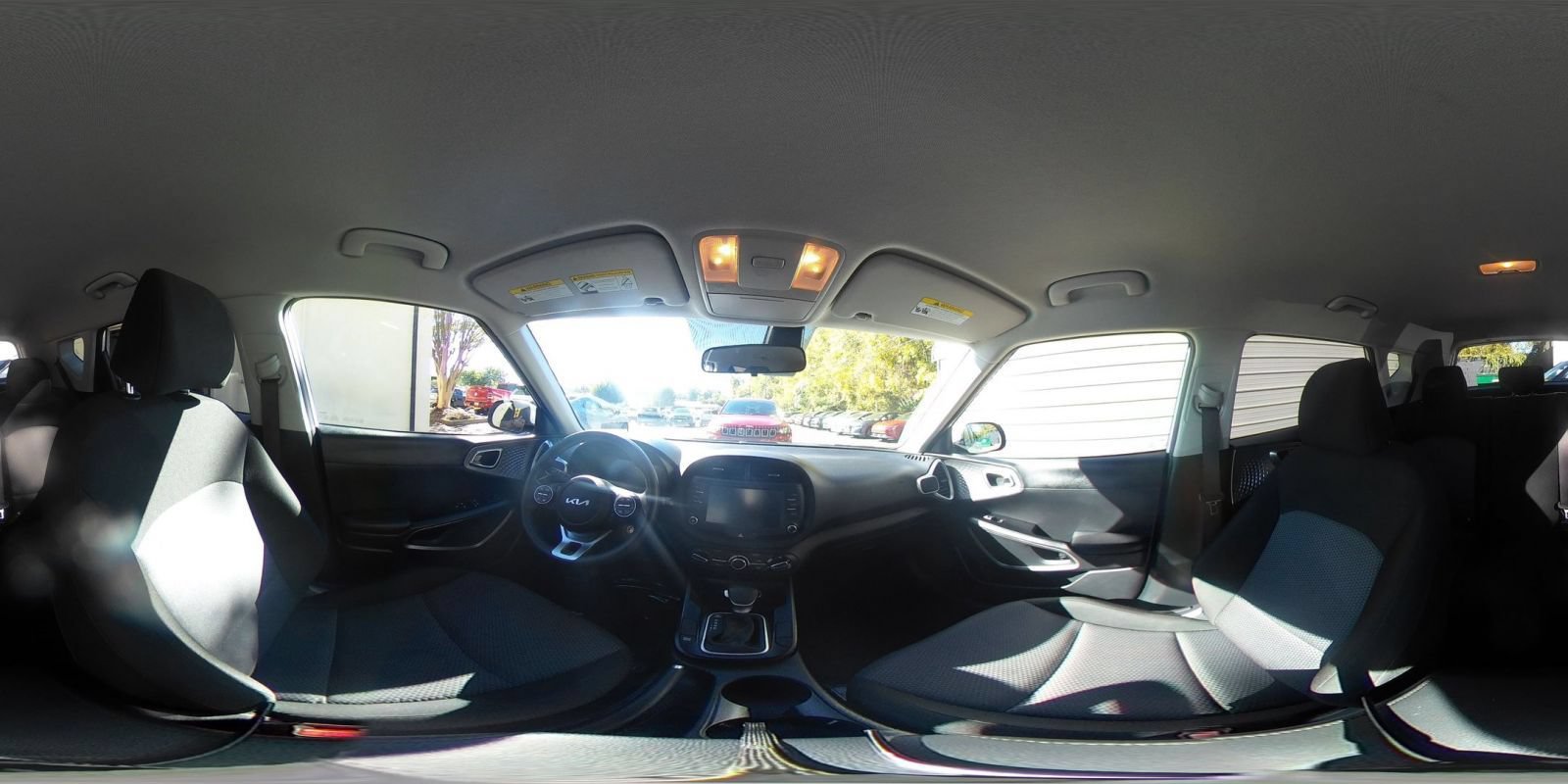 Used 2025 Kia Soul LX w/ LX Technology Package FWD image 36