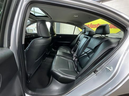 Used 2017 Honda Accord Touring image 19