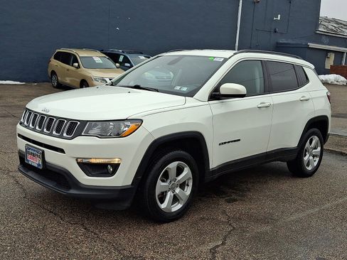 Used 2019 Jeep Compass Latitude image 3