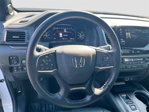 Used 2023 Honda Passport TrailSport image 11